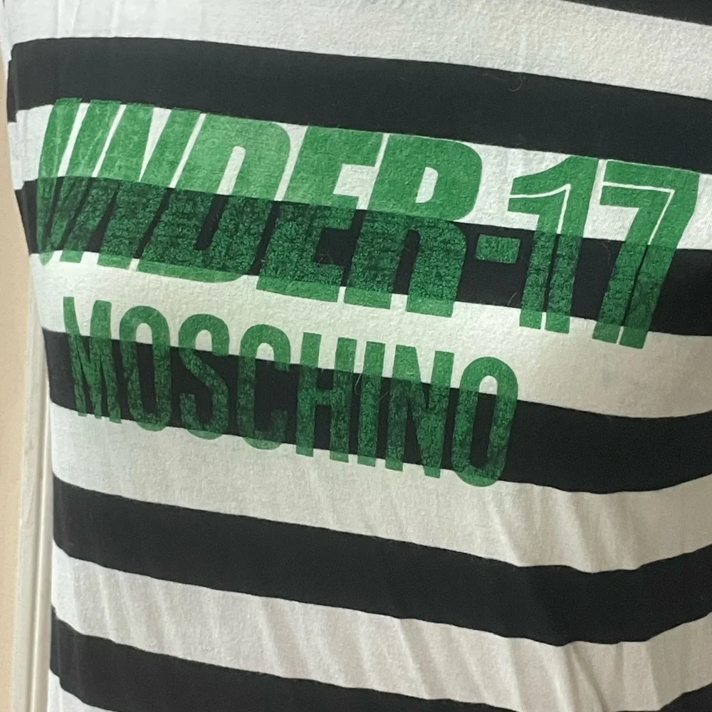 Moschino T-shirt - Picture 9 of 9